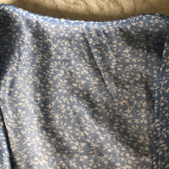 NEW cropped blue & white floral wrap top - Picture 9 of 12